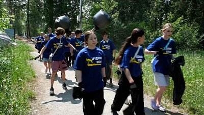 В Челябинской области школьники вышли на первую работу в трудовые отряды