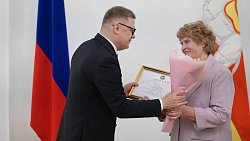 Лучшие медики Челябинской области получили награды от губернатора