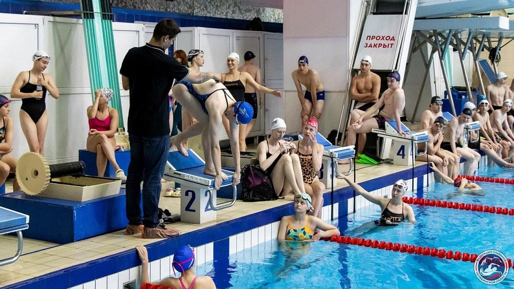 Евгений Рылов дал мастер‑класс юным челябинским пловцам