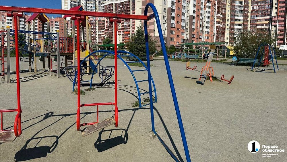 Челябинцы пожаловались на аварийную детскую площадку на Северо‑Западе