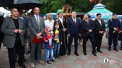 На челябинском Сабантуе ели чак‑чак, боролись на поясах и чествовали победителей