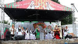 На челябинском Сабантуе ели чак‑чак, боролись на поясах и чествовали победителей