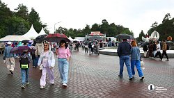 На челябинском Сабантуе ели чак‑чак, боролись на поясах и чествовали победителей