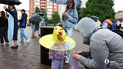 На челябинском Сабантуе ели чак‑чак, боролись на поясах и чествовали победителей