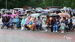 На челябинском Сабантуе ели чак‑чак, боролись на поясах и чествовали победителей