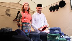 На челябинском Сабантуе ели чак‑чак, боролись на поясах и чествовали победителей