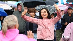 На челябинском Сабантуе ели чак‑чак, боролись на поясах и чествовали победителей