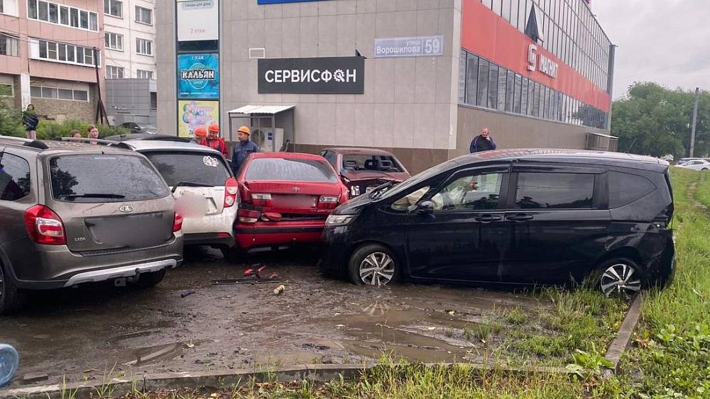 Восемь машин столкнулись на северо-западе Челябинска