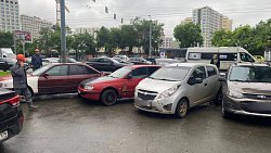 Восемь машин столкнулись на северо-западе Челябинска