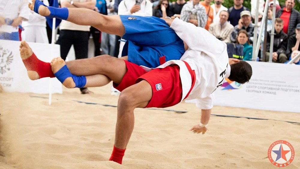 Челябинский спортсмен завоевал бронзу на чемпионате России по пляжному самбо