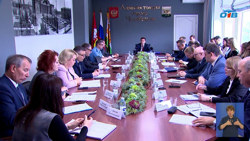 Алексей Лошкин поручил вернуть горожанам горячую воду и усилить контроль за ливнёвками