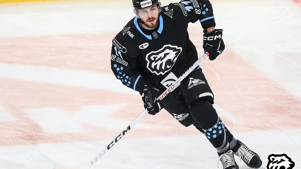 Хоккейный клуб «Трактор» продал Егора Попова в «Адмирал»