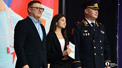 Алексей Текслер дал старт фестивалю «Молфест»