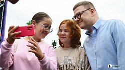 Знай, люби, гордись, приумножай: Алексей Текслер ознакомился с площадками «Молфеста»