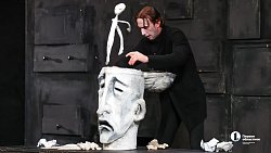 Трагичные судьбы маленьких людей показал челябинцам Екатеринбургский театр кукол