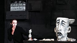 Трагичные судьбы маленьких людей показал челябинцам Екатеринбургский театр кукол