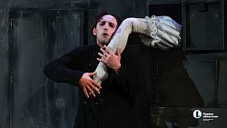 Трагичные судьбы маленьких людей показал челябинцам Екатеринбургский театр кукол