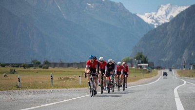 Челябинские спортсмены сменили коньки на велосипеды