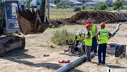 В Карталах прокладывают новый трубопровод до очистных сооружений