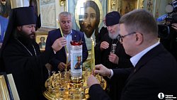 Губернатор Алексей Текслер посетил отреставрированный Свято-Троицкий собор