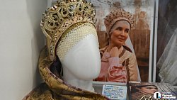 В Челябинске ко Дню семьи показали 100‑летнее платье невесты