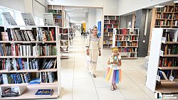 В Челябинске ко Дню семьи показали 100‑летнее платье невесты