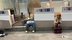 Сотни пассажиров ожидают своих рейсов в Пулково по 10 часов и более