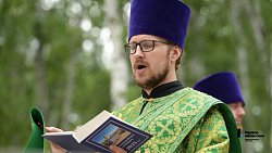 В День семьи, любви и верности в Челябинске состоялся крестный ход к памятнику покровителей брака