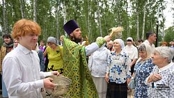 В День семьи, любви и верности в Челябинске состоялся крестный ход к памятнику покровителей брака