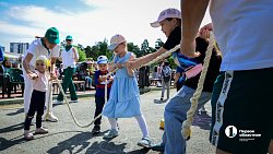 В Челябинском зоопарке День семьи отметили около 300 детей и родителей