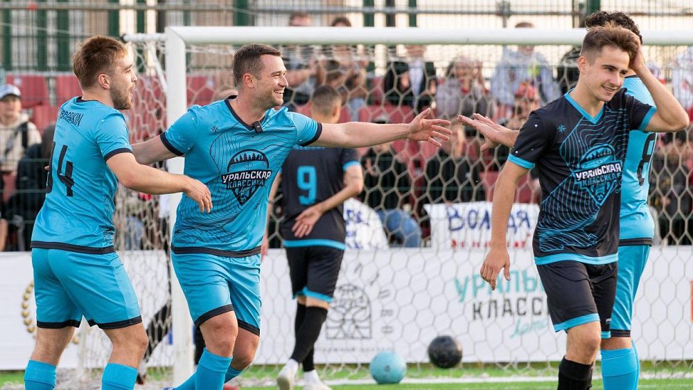 В Магнитогорске хоккеисты сыграют благотворительный футбольный матч