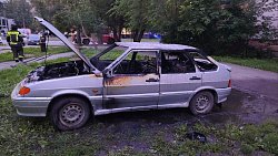 В Челябинске по горячим следам задержали поджигателя автомобиля