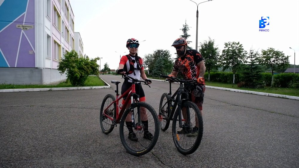 Семья из Миасса покоряет Алтай на велосипедах