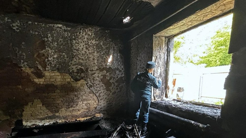 Тело мужчины обнаружили на пепелище в поселке Вахрушево