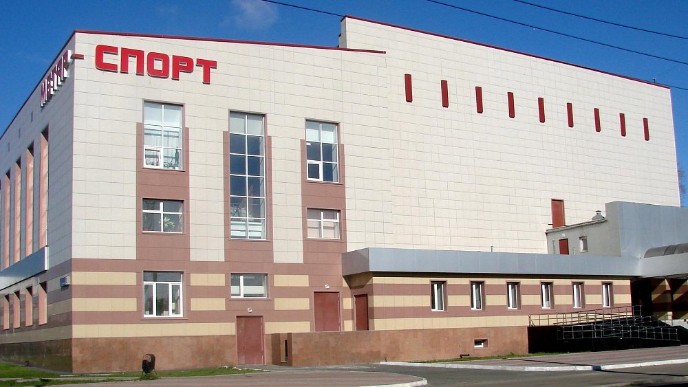 В челябинском СК «Метар-Спорт» обновят паркет и систему освещения