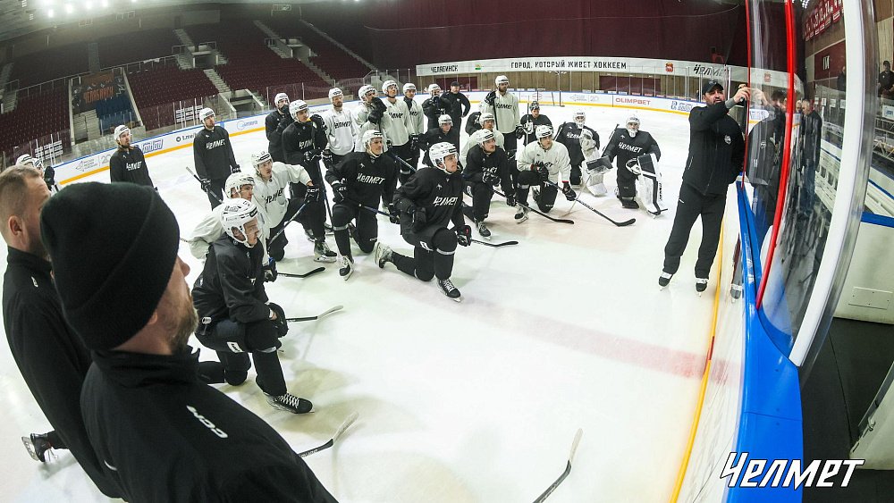 Челябинский клуб «Челмет» взял на первый предсезонный сбор 35 хоккеистов