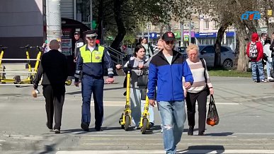 Начальник полиции Челябинской области поздравил ветеранов