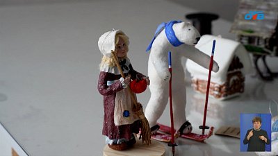 Семья из Троицка изготавливает фигурки из ваты