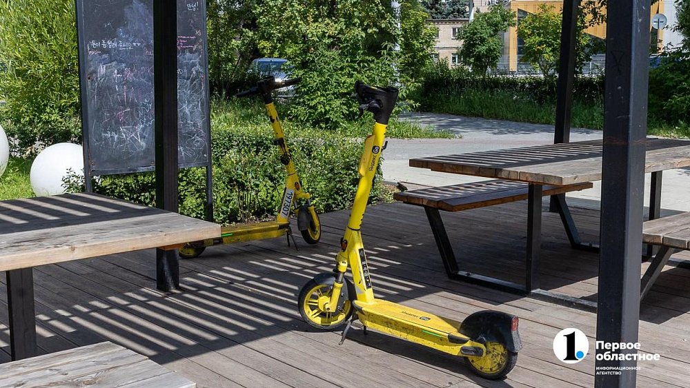 В Челябинске будут эвакуировать брошенные электросамокаты