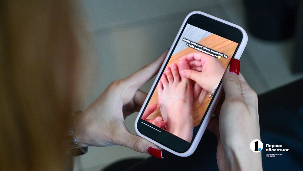 Челябинский дерматолог оценила новый бьюти‑тренд — силиконовые накладки на пальцы