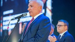 Алексей Текслер вручил металлургам Магнитки государственные и региональные награды