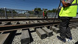 Алексей Текслер проверил начало ремонта моста по улице Черкасской