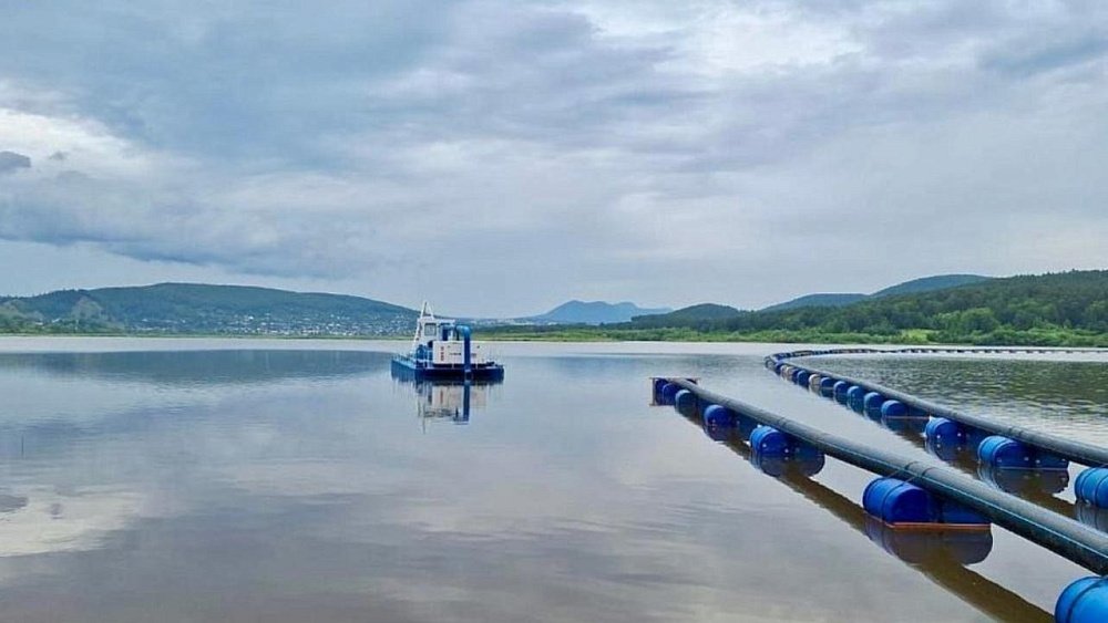 В Златоусте вновь приступили к очистке 250‑летнего городского пруда