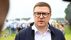 Алексей Текслер работает на Дне поля в Чебаркульском районе
