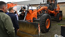 Новая техника в Еткульском округе позволит за сутки очищать все дороги от снега