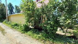 Приставы демонтировали забор на одном из садовых участков под Челябинском