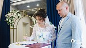Шесть челябинских пар заключили брак в библиотеке в зеркальную дату