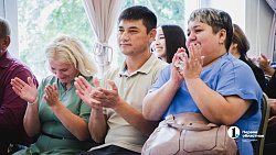 Шесть челябинских пар заключили брак в библиотеке в зеркальную дату