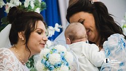 Шесть челябинских пар заключили брак в библиотеке в зеркальную дату