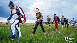 Поздно искать туалет, если облака уже под ногами — что еще нужно знать о прыжках с парашютом